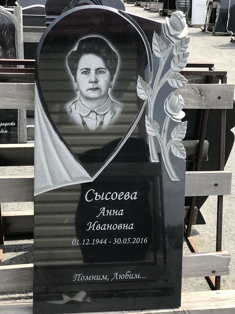 Памятник №164 из черного гранита — фото 2